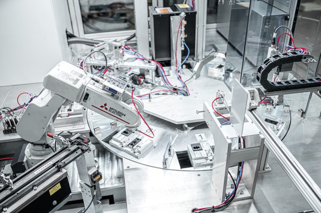 Stanowiska automatyczne i zrobotyzowane